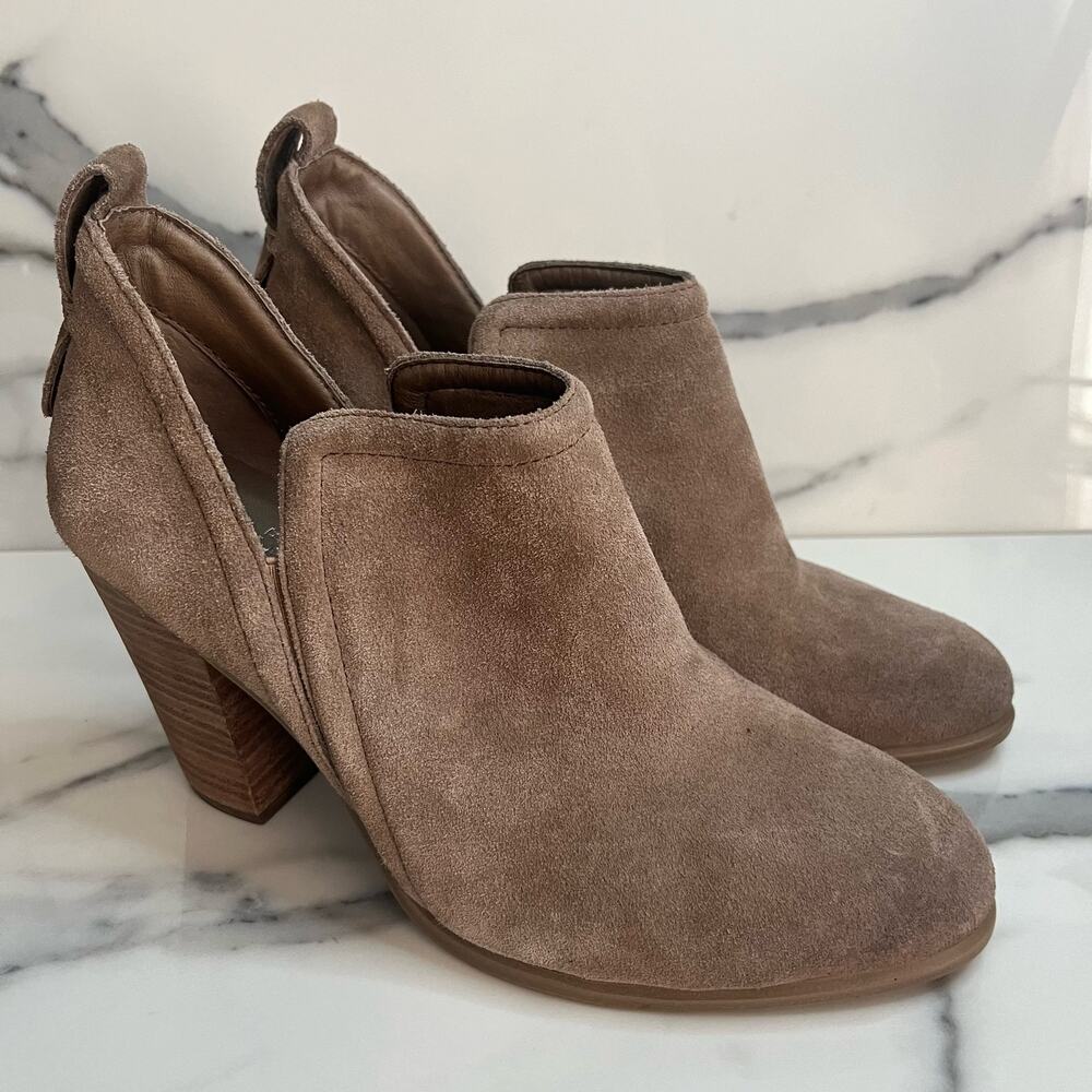 Vince Camuto Wmn Brown Nubuck Leather Block Heel Francia Boots Sz 8.5 Minimalist